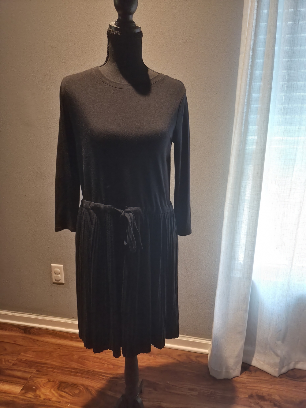 J. Jill Black Long-Sleeve Tie-Waist Pleated Dress